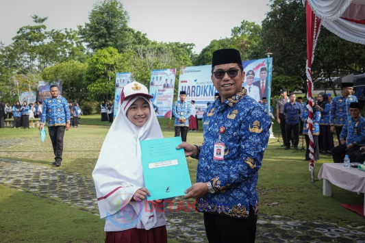 HEBOH! Bocah 8 Tahun Asal Kuansing Ini Bikin Bangga Daerah — Juara 2 Hafidz Indonesia Disambut Penghargaan Resmi Pemkab!