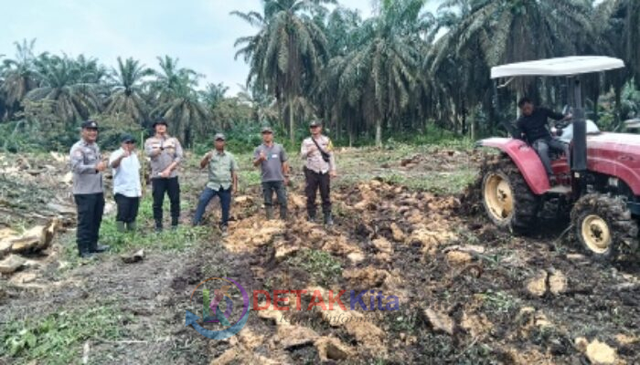 “Polisi dan Perusahaan Turun ke Kebun!” PT AA Gandeng Polsek Singingi Hilir Buka Lahan 5 Hektare Demi Ketahanan Pangan Nasional