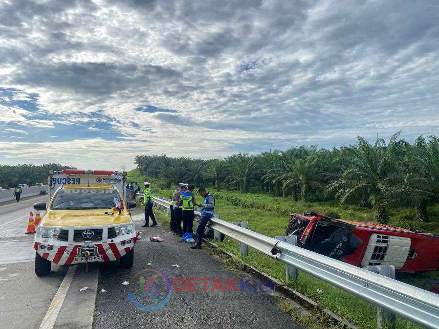 Bus Halmahera Terguling di Tol MKTT—4 Tewas dan 19 Luka-Luka