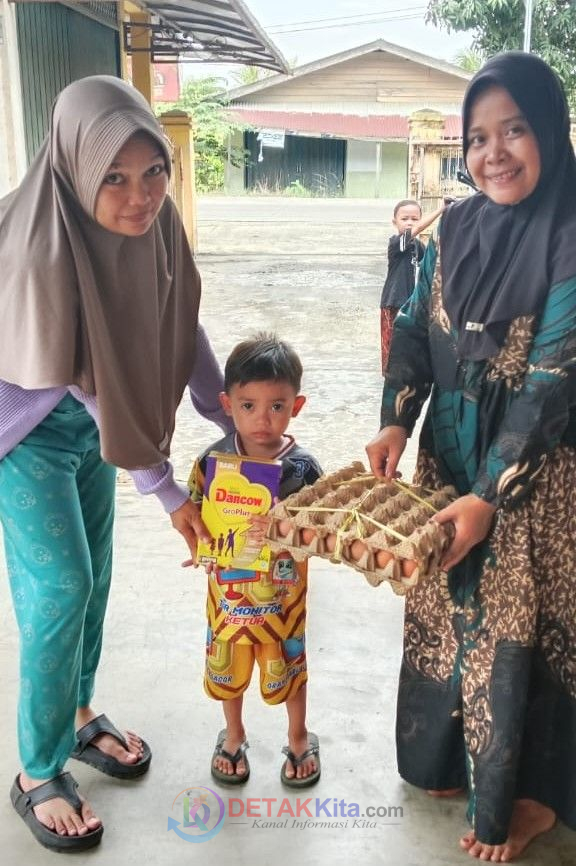 Pemdes Pulau Kijang Bergerak! Anak Stunting Dapat Bantuan Susu dan Telur—Kades Permai: Generasi Sehat Harus Diselamatkan