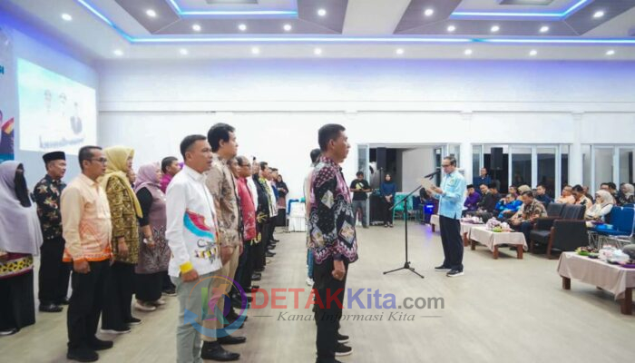 Suhu Wan Lantik Mahviyen! IKA UNRI Kuansing Diminta Tak Sekadar Bangga Gelar: Bupati Suhardiman Dorong Alumni Gerakkan Ekonomi Daerah