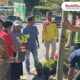 Camat Eka Putra Pimpin Penanaman Bunga untuk Percantik Kota Teluk Kuantan