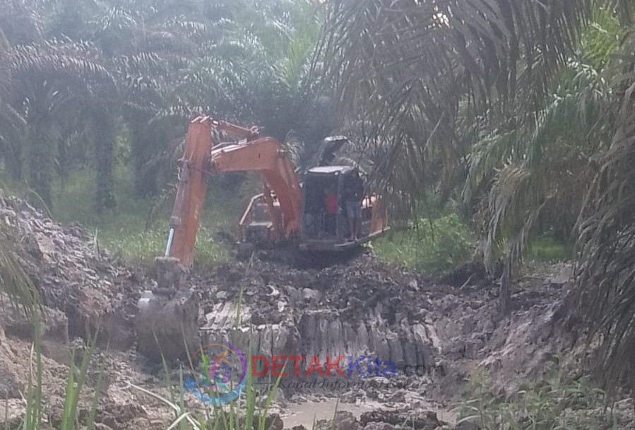 Excavator Diduga Beroperasi untuk PETI di Kawasan TPA Sentajo—Warga: Sudah Sejak Lama—Belum Tersentuh Hukum