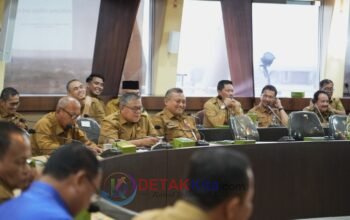 Pemkab Kuansing Serahkan Usulan Pembangunan 2027 — Forum DPR RI Asal Riau Resmi Diluncurkan Pemkab Kuansing Serahkan Usulan Pembangunan 2027 — Forum DPR RI Asal Riau Resmi Diluncurkan