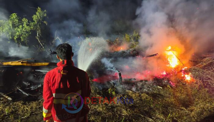 Damkar Kuansing Bergerak Cepat — Kebakaran Lahan di Pasar Benai Berhasil Dijinakkan