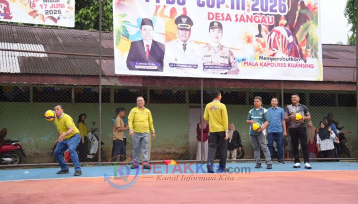 Bupati—Kapolres dan Ketua DPRD Kompak Buka Turnamen Voli Sangau — Ribuan Warga Padati Arena