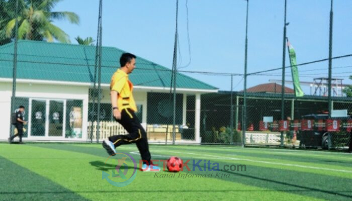 Kapolres AKBP Angga Kick Off Turnamen Mini Soccer HUT Bhayangkara ke-80 — Ajang Pererat Soliditas dan Sportivitas