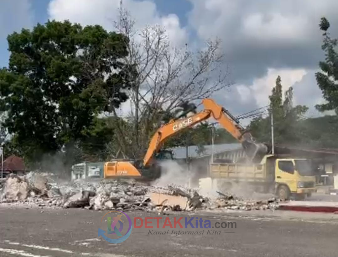 Eks Terminal Disulap Jadi Sentra UMKM MTQ Riau — Belanja Cukup Scan QRIS!