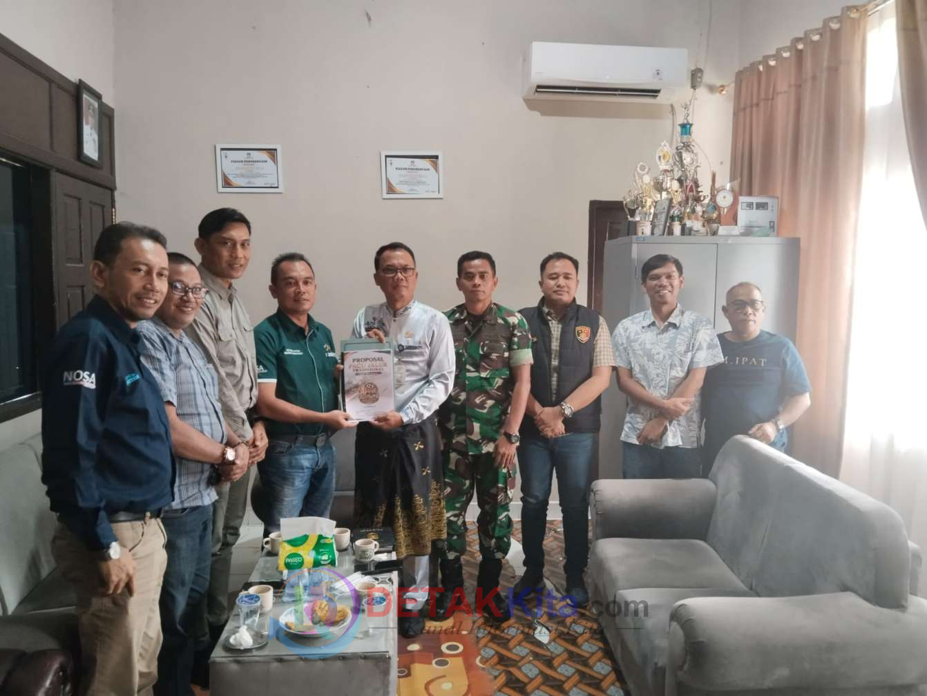 PT RAPP Dukung Pacu Jalur Kuantan Hilir — Alat Berat Diturunkan Perbaiki Jalan Arena