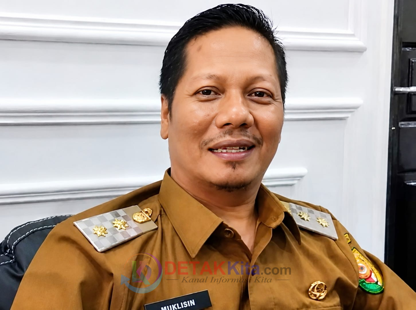 Plt Bupati Muklisin Terbitkan SE HUT RI ke-81 — Kuansing Bersolek Sambut Pacu Jalur Nasional 2026
