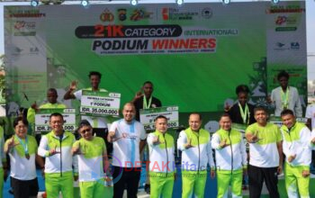 Pangdam XIX Tuanku Tambusai Hadiri Riau Bhayangkara Run 2026 — Gaungkan Green Policing Lawan Karhutla Pangdam XIX Tuanku Tambusai Hadiri Riau Bhayangkara Run 2026 — Gaungkan Green Policing Lawan Karhutla