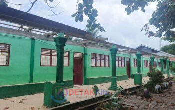 Rehab MAN Negeri Lima Puluh Disorot! Plank Proyek Hilang — Material Bongkaran Keluar — APD Pekerja Diabaikan