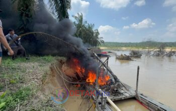 Laporan 110 Langsung Bergerak — Polsek Singingi Hilir Musnahkan 4 Dompeng PETI di Sungai Singingi