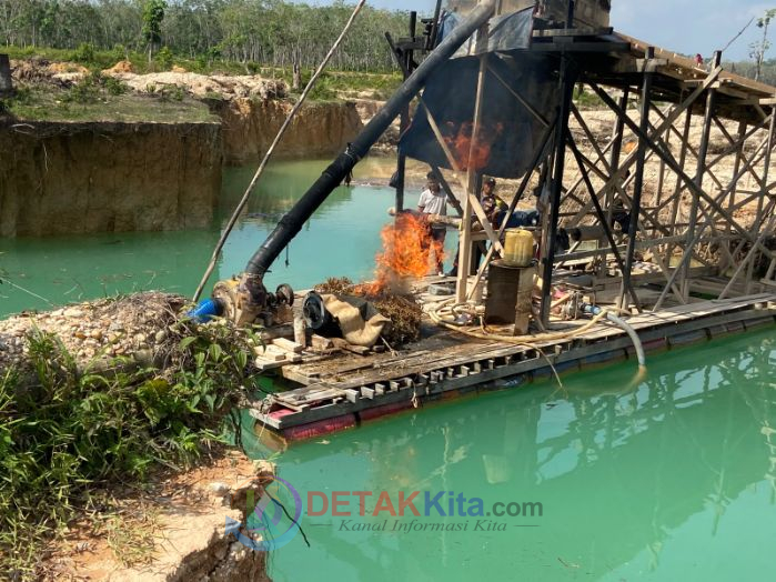 Laporan Warga via 110 Langsung Bergerak! Polsek Kuantan Hilir Musnahkan 3 Rakit PETI di Teratak Jering