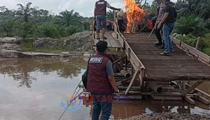 Polsek Singingi Bergerak Cepat! Dua Rakit PETI di Kebun Lado Dimusnahkan — Tambang Ilegal Terus Diburu