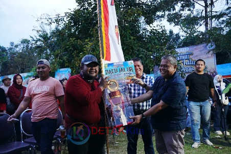 Keramat Jubah Merah Juara Pacu Jalur Rayon IV Gunung Toar — Putri Anggun Sibiran Tulang Tumbang di Final