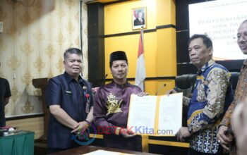 Muklisin Beri Penghargaan kepada Kejari Kuansing atas Penyelamatan Aset Daerah dan Selamatkan Uang Negara Hampir Rp75 Miliar
