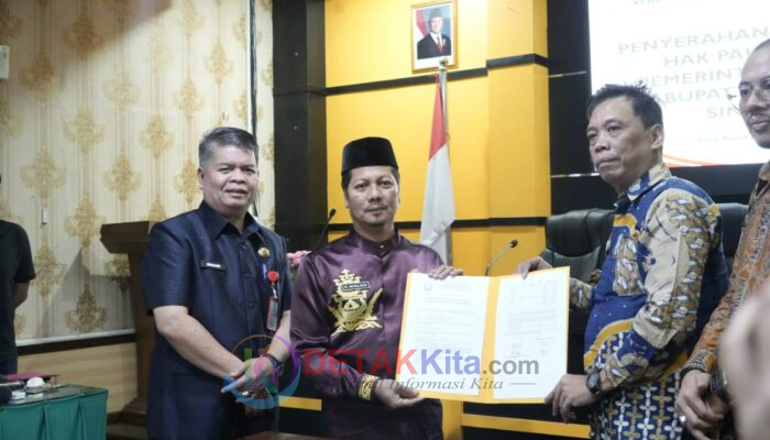 Muklisin Beri Penghargaan kepada Kejari Kuansing atas Penyelamatan Aset Daerah dan Selamatkan Uang Negara Hampir Rp75 Miliar