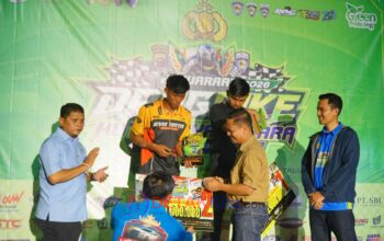 SSC Teluk Kuantan Bergemuruh! Drag Bike HUT Bhayangkara IMI Kuansing 2026 Pecah — Pembalap Se-Sumatera Tumpah