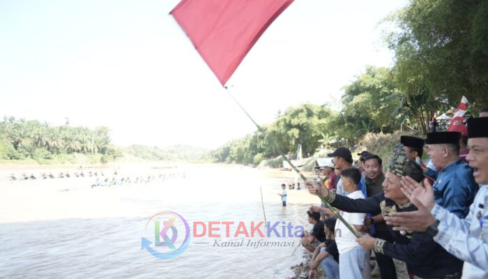 Ribuan Warga Serbu Tepian Ronge Biru! Muklisin Ajak Generasi Muda Jaga Warisan Budaya