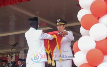 Plt Bupati Muklisin Pimpin Upacara HUT RI ke-81 di Lapangan Limuno