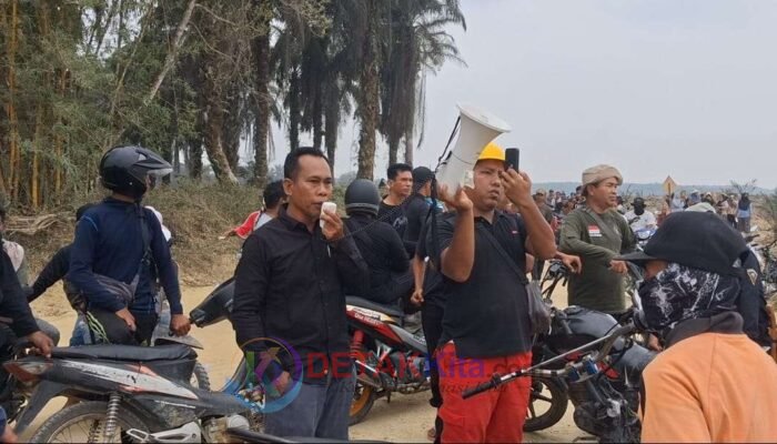 Ribuan Warga Koto Baru Tanam Sawit di Lahan yang Diklaim Ulayat — PT RAPP Didesak Buka Peta Konsesi