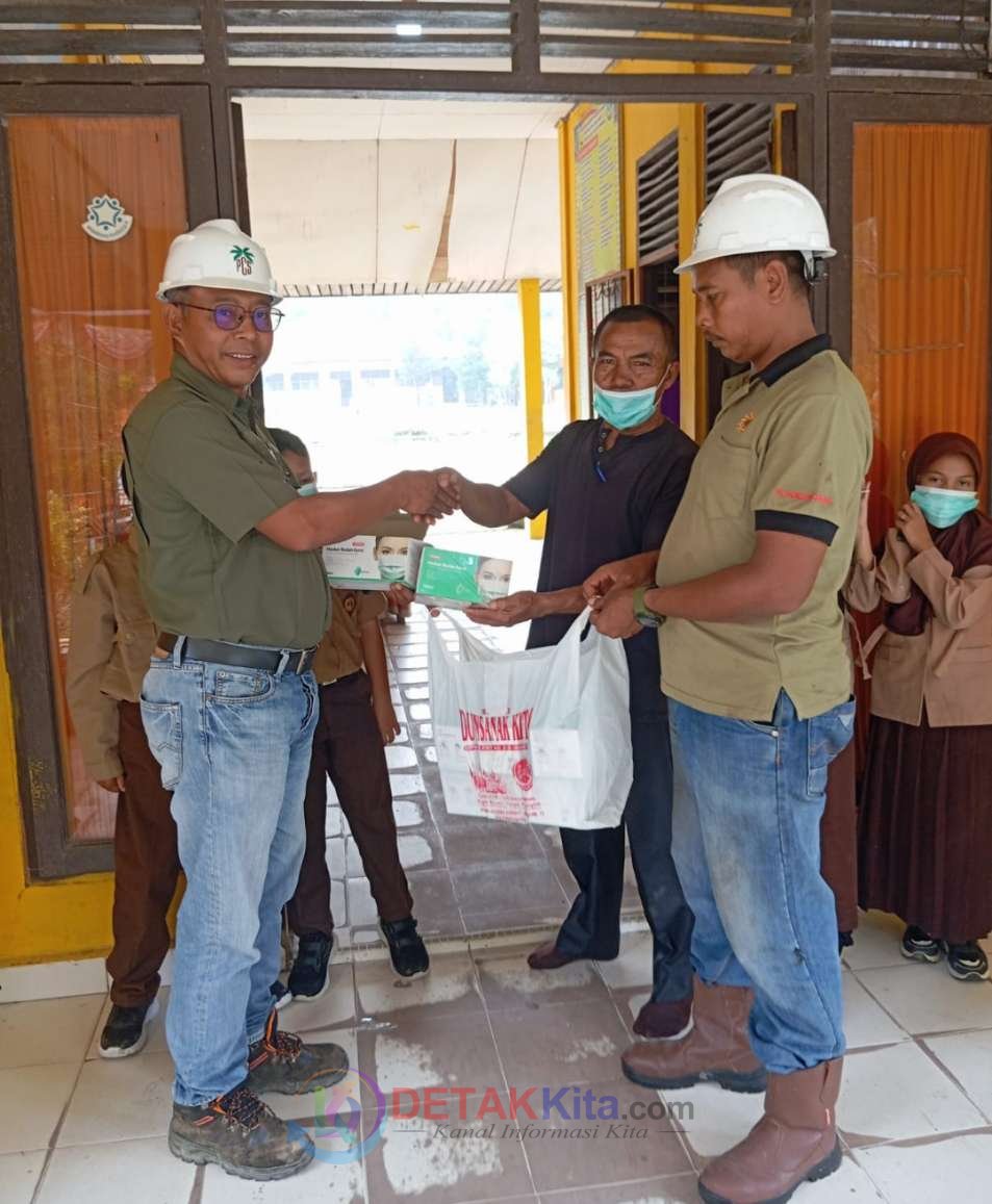 PT PCS Bagikan Ribuan Masker — Lindungi Warga dari Ancaman ISPA Akibat Kabut Asap