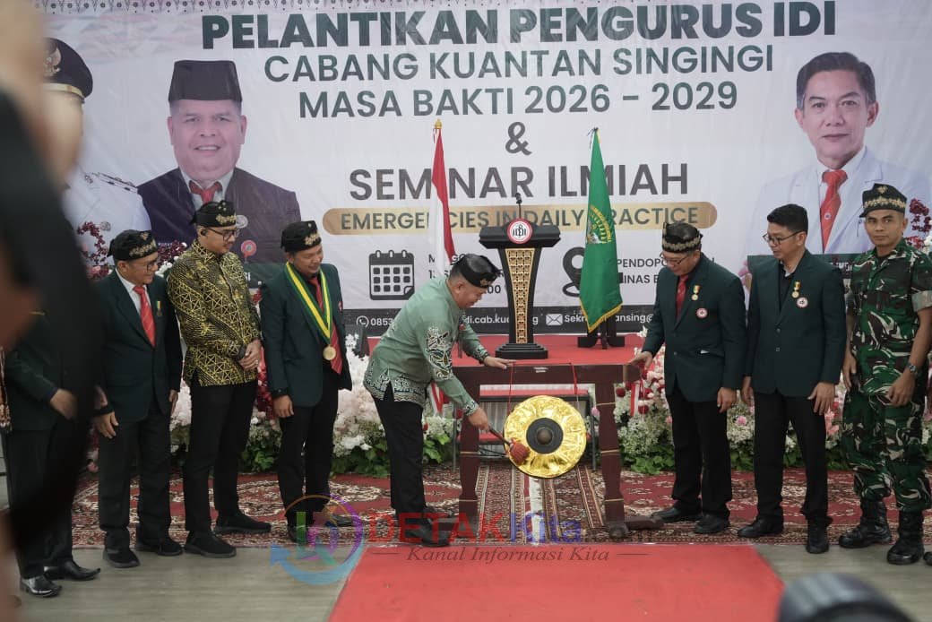 Ini Pesan Tegasnya! Benni Antomy Resmi Nahkodai IDI Kuansing — Estafet Dua Periode Fahdiansyah Berakhir