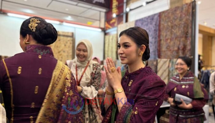 Perahu Jalur ‘Berlayar’ ke Jakarta — Batik Tulis Kuansing Curi Perhatian di Kriyanusa 2026
