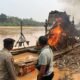 Delapan Rakit PETI Ditemukan — 1 Dibakar Polisi di Sungai Kuantan