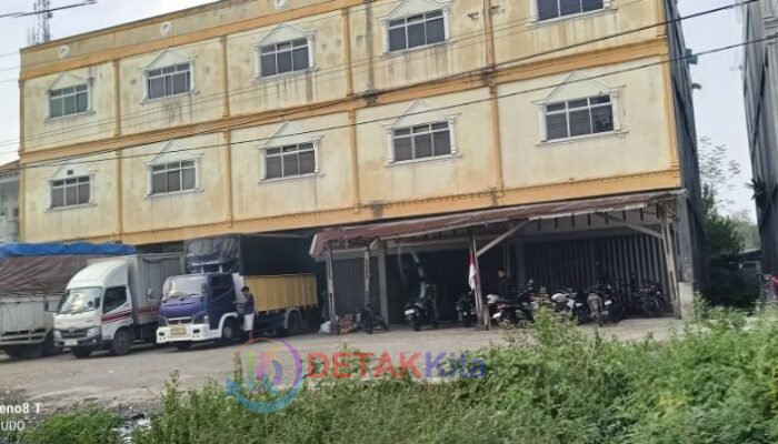 Ruko Diduga Jadi Gudang — Warga Baserah Desak APH dan Satpol PP Turun: Izin dan Risiko Kebakaran Disorot