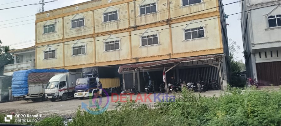 Ruko Diduga Jadi Gudang — Warga Baserah Desak APH dan Satpol PP Turun: Izin dan Risiko Kebakaran Disorot