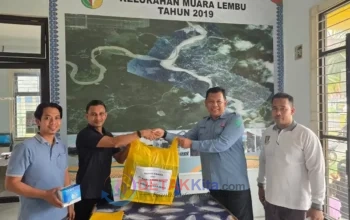 Darurat Asap di Singingi dan Singingi Hilir — PT AA dan PT SAR Salurkan 7.000 Masker untuk Warga