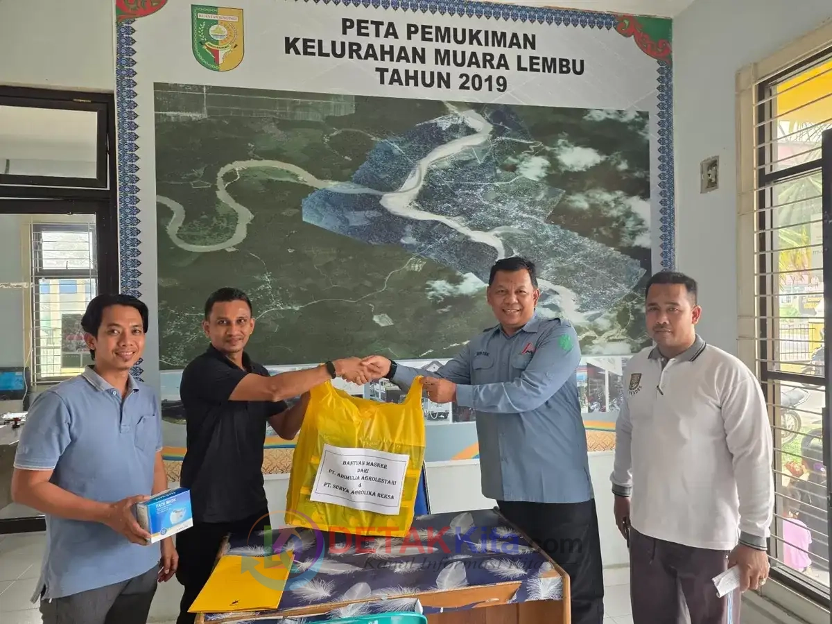 Darurat Asap di Singingi dan Singingi Hilir — PT AA dan PT SAR Salurkan 7.000 Masker untuk Warga